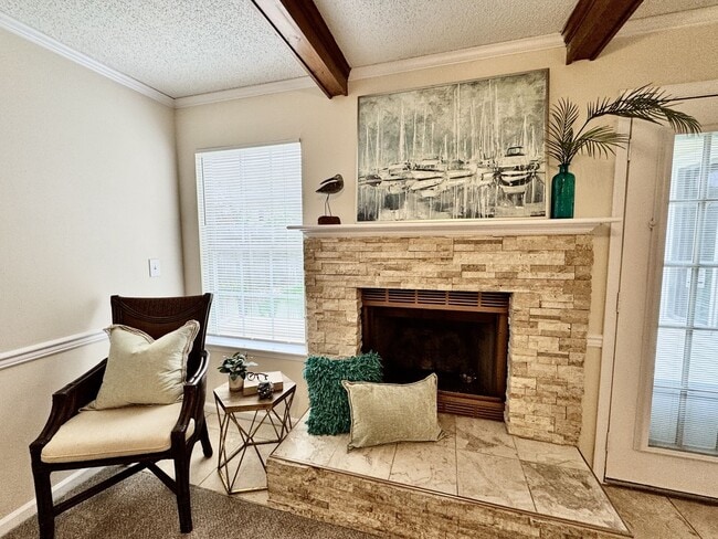 Building Photo - 4-Bedroom Home in Rock Creek Available NOW...