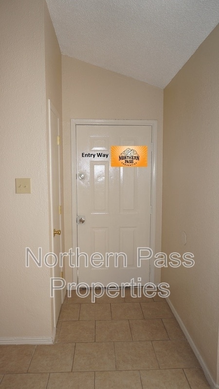 Building Photo - 6069 Bridalveil Dr