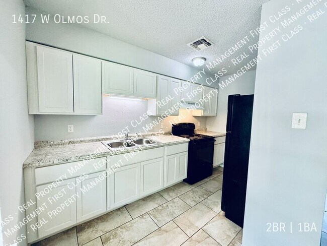 Building Photo - 1417 W Olmos Dr