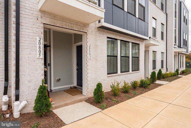 Primary Photo - 20803 Wood Quay Dr