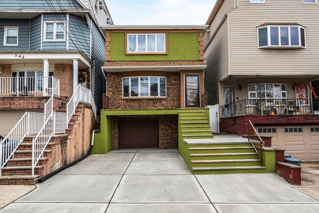 Primary Photo - 144 W 30th St