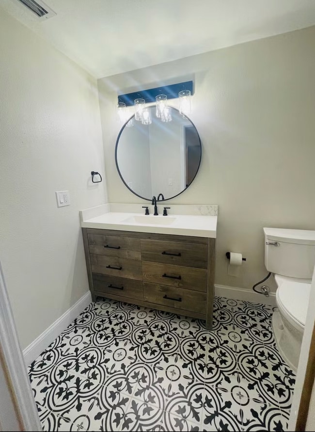 Building Photo - Glen Ave