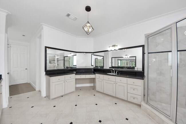 Building Photo - 2314 Dorrington St