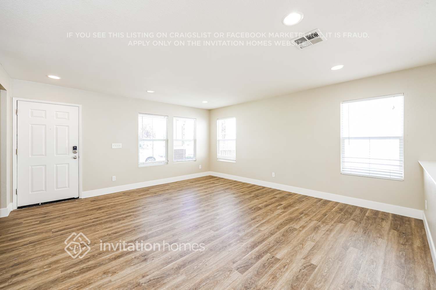 Building Photo - 3043 Roadrunner Dr