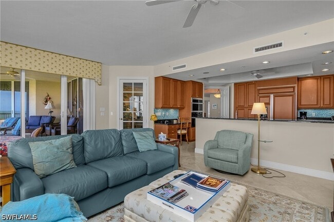 Building Photo - 8787 Bay Colony Dr