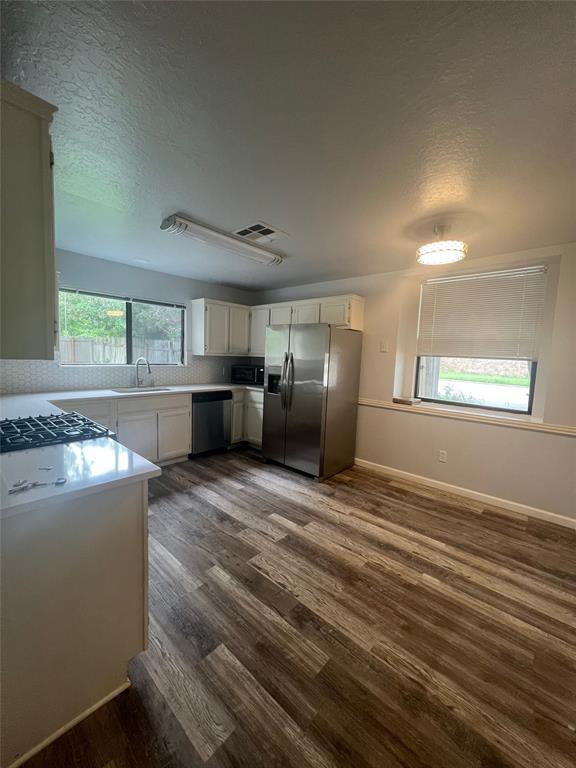 Building Photo - 1401 River Oak Dr
