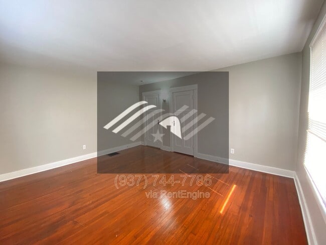 Building Photo - 26 W Beechwood Ave