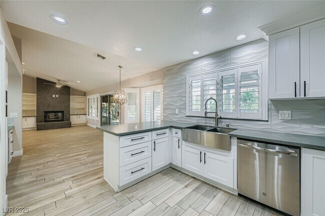 Building Photo - 9045 Firebird Dr