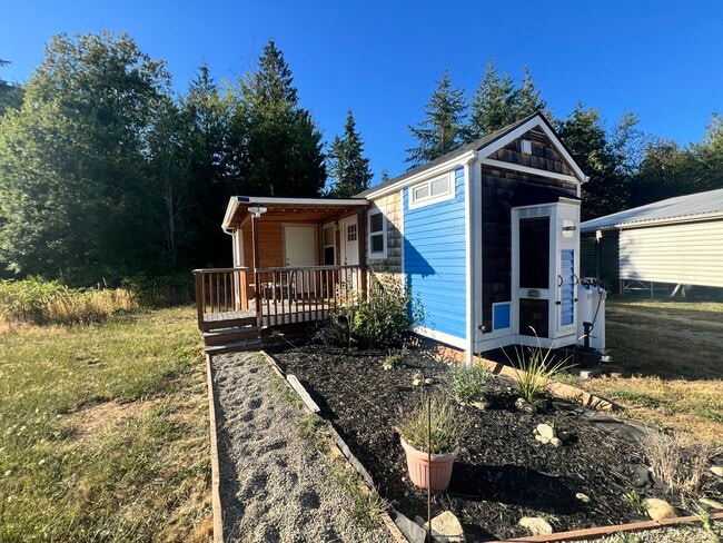 Primary Photo - 9640 Nika Trail NW