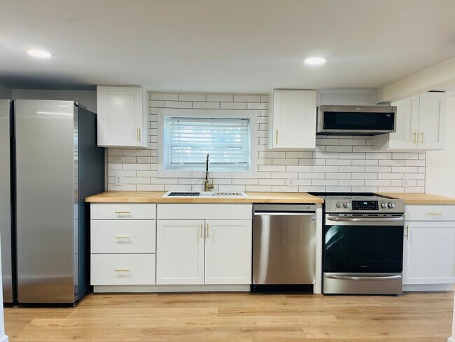 Primary Photo - 3712 Tracy Way