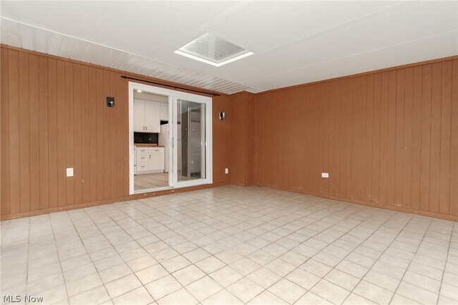 Building Photo - 8806 Norwood Dr