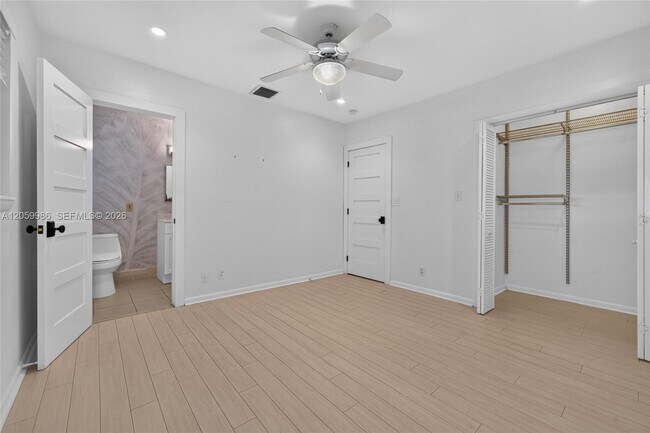 Building Photo - 12935 SW 81st Ave