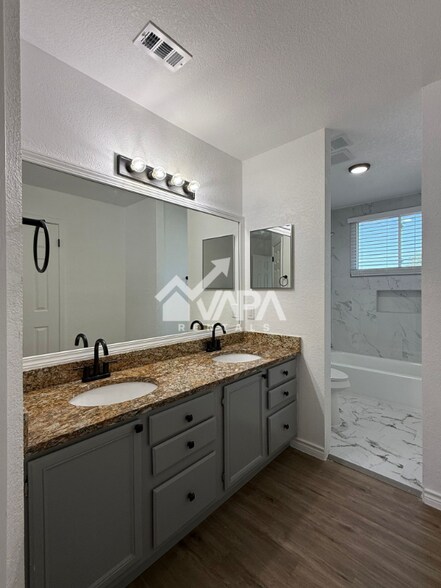 Building Photo - 8259 Sunshine Trail Dr