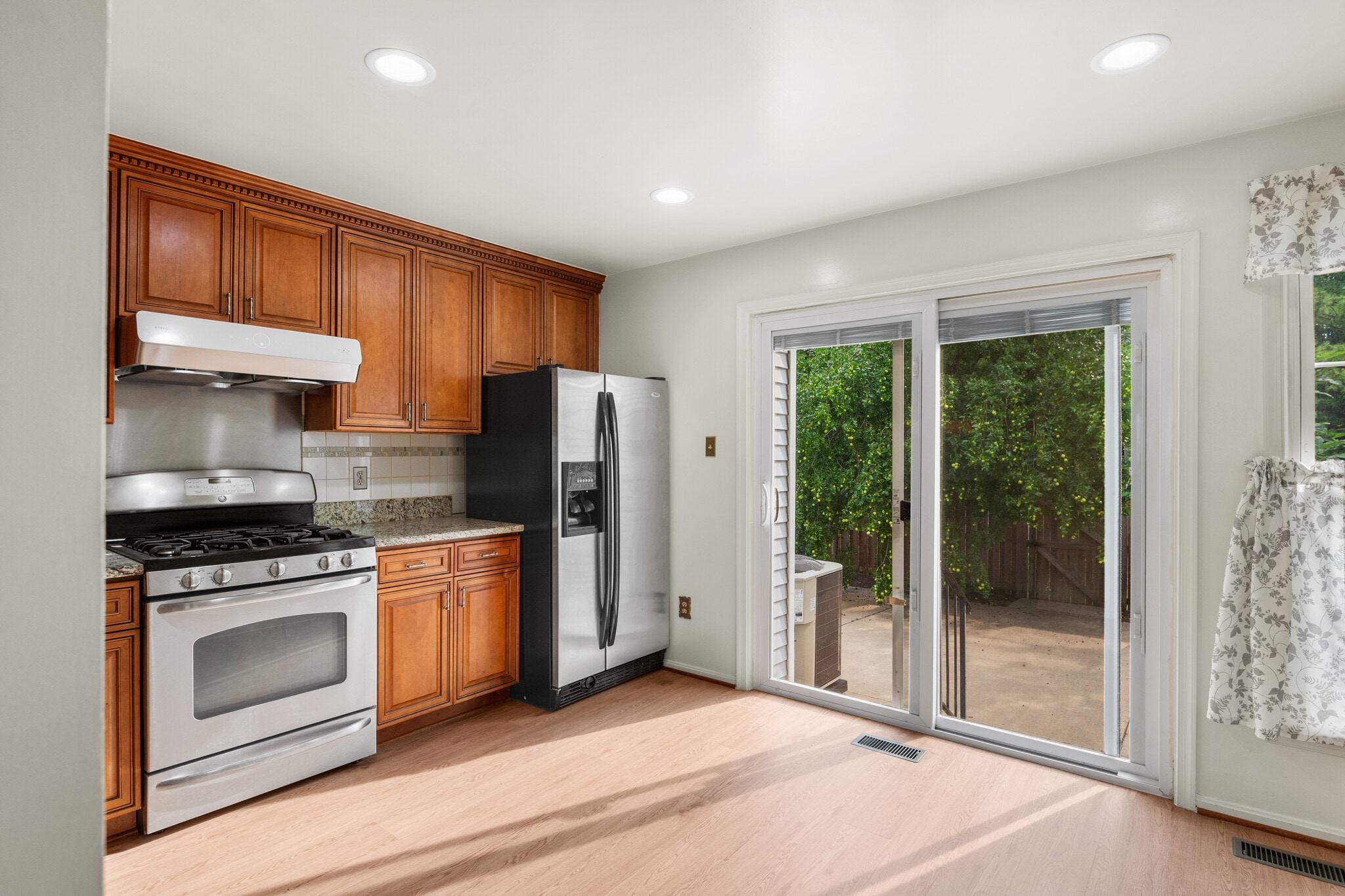 kitchen - 8063 Dulciana Ct