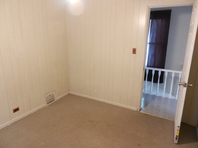 Building Photo - 1730 Willow Ave