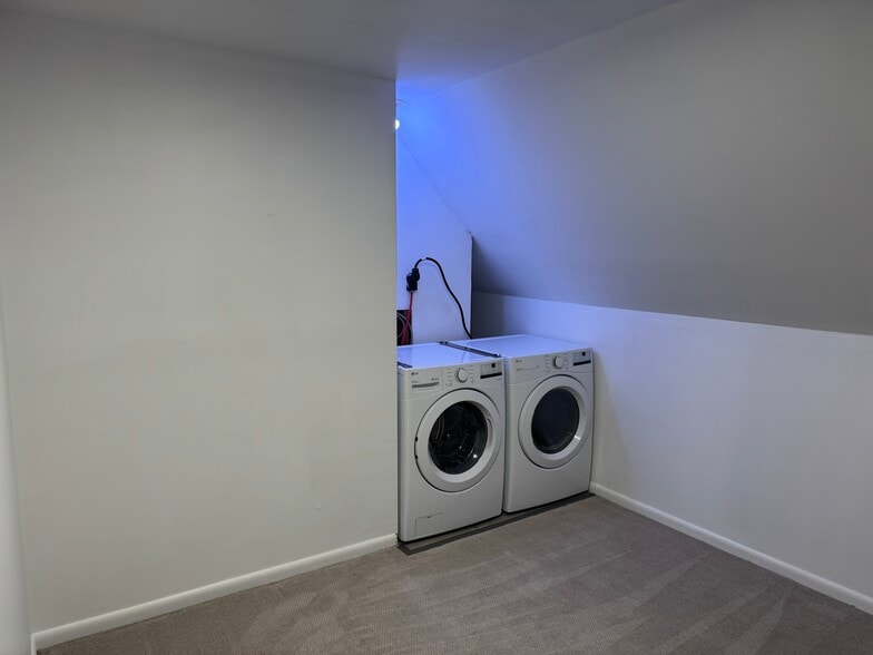 laundry - 520 Saratoga Rd