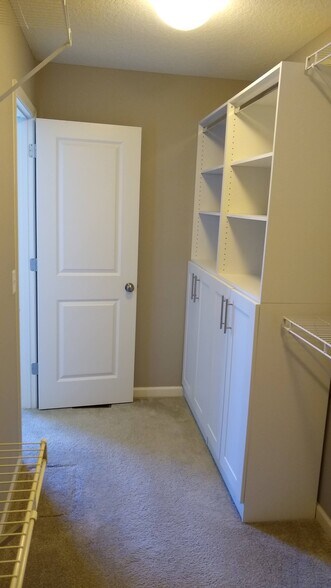 Building Photo - 6953 Archer Trl