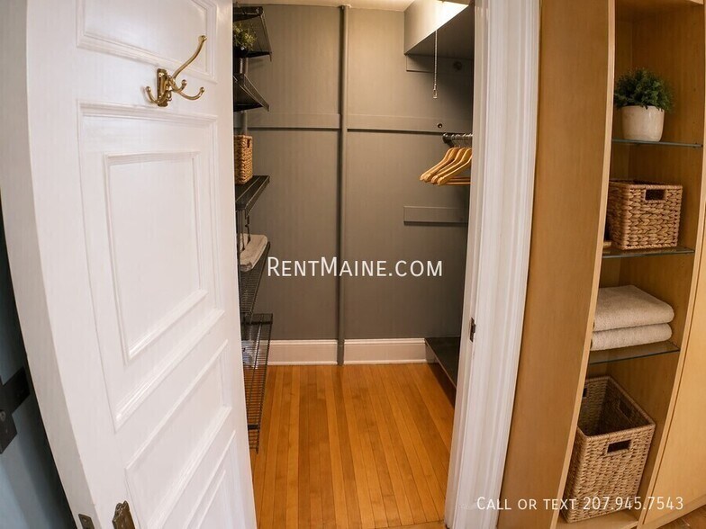 Building Photo - 99 Broadway