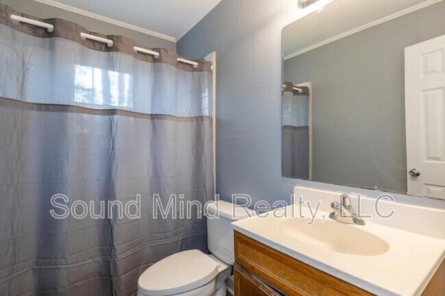 Building Photo - 1729 Dallas St