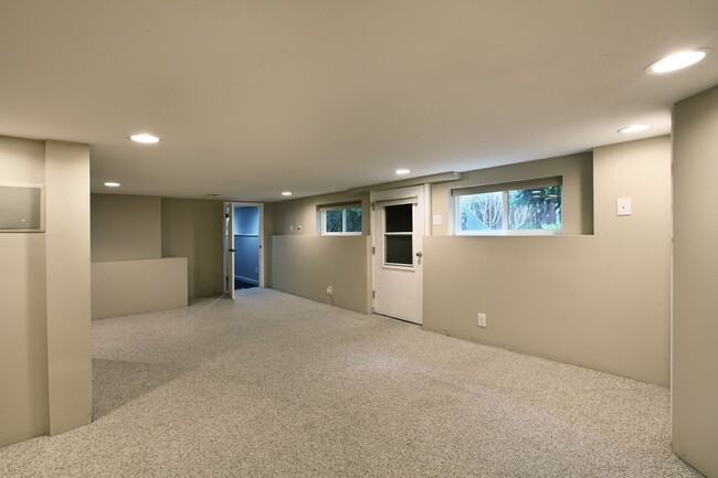 Building Photo - Beautiful Home in Gleneagle Neighborhood