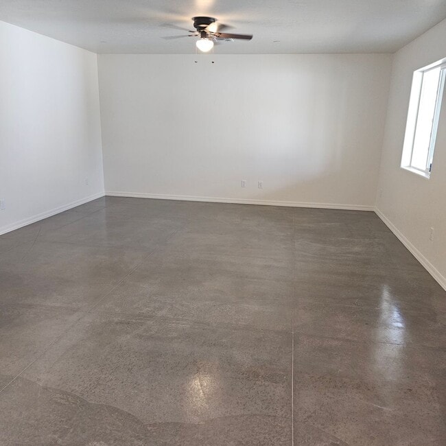 Building Photo - Brand New Patio Home