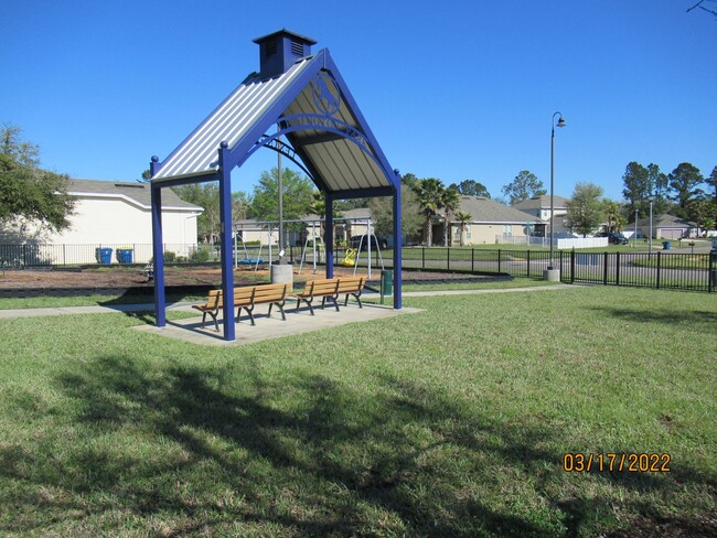 Building Photo - Lexington Park Beauty  3/2 with Water View