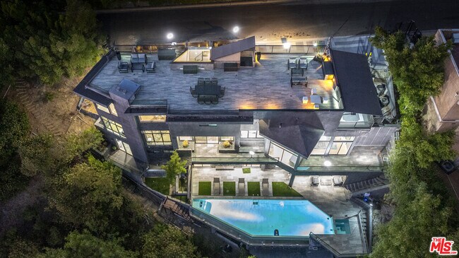 Building Photo - 2271 Gloaming Way