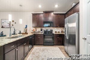 Building Photo - 100 Hunters Cp