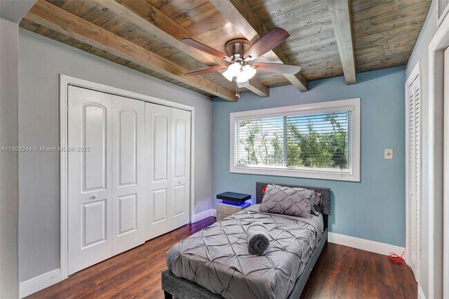 Building Photo - 1804 SW 102nd Ct