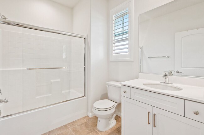 Building Photo - Beautiful newly built 4 bedroom, 3 bath home in the quiet, gated community of Westgate!