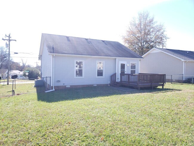 Building Photo - Coming in Feb! 3 Bed/2 Bath, Close to Post!