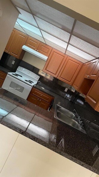 Building Photo - 7000 NW 186th St