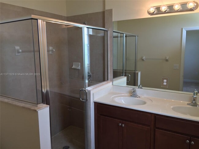 Building Photo - 17107 SW 96th St