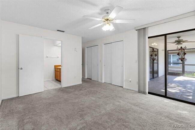 Building Photo - 83 Golfview Dr