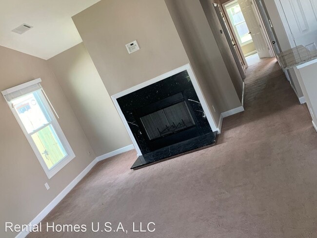 Building Photo - 3 br, 2 bath House - 1877 Tolstoy Drive