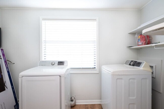 Building Photo - 18160 High Springs Main St