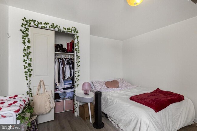 Building Photo - 2223 S 15th St