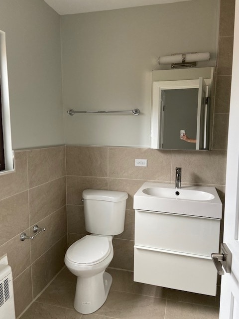 Building Photo - 551 N Sheridan Rd