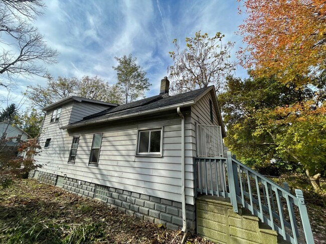 Building Photo - SECTION 8 and EDEN ACCEPTED!! Spacious Newly Renovated 3- Bedroom Home!!