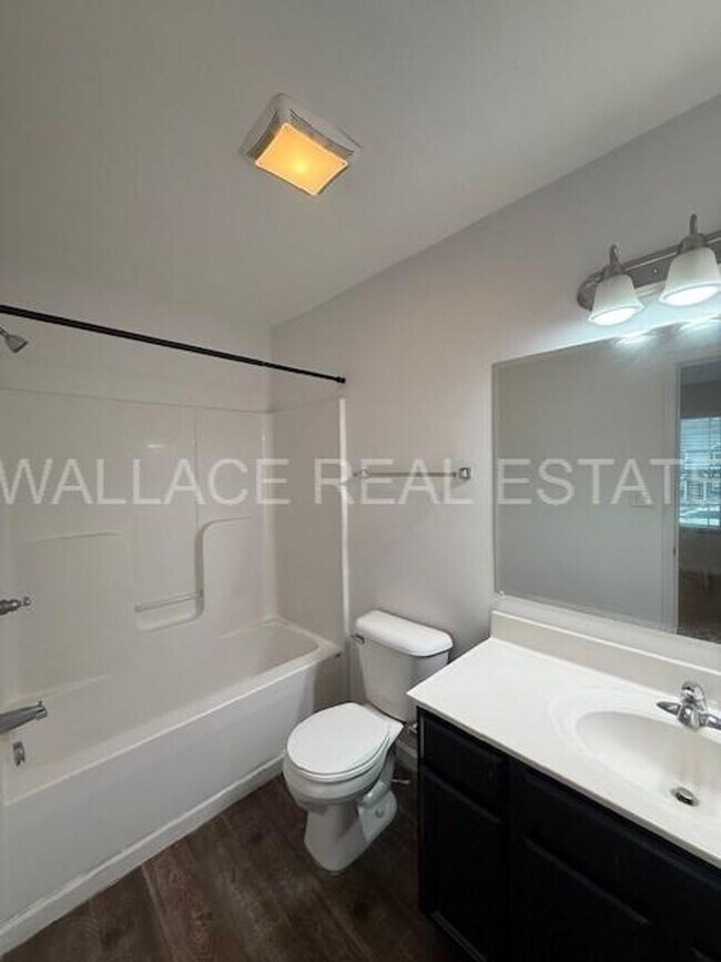 Building Photo - WEST KNOX CEDAR BLUFF AREA 2 BEDROOM 2.5 BATH TOWNHOUSE