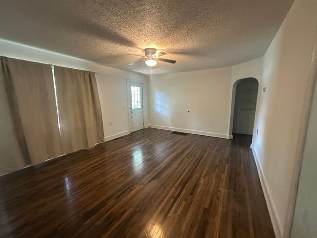 Building Photo - 2 bed 1 bath home in Marshfield