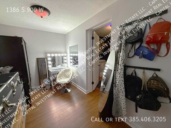 Building Photo - 1386 S 900 W