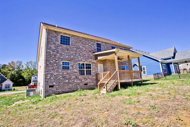 Building Photo - Brand Spacious Home Near Base