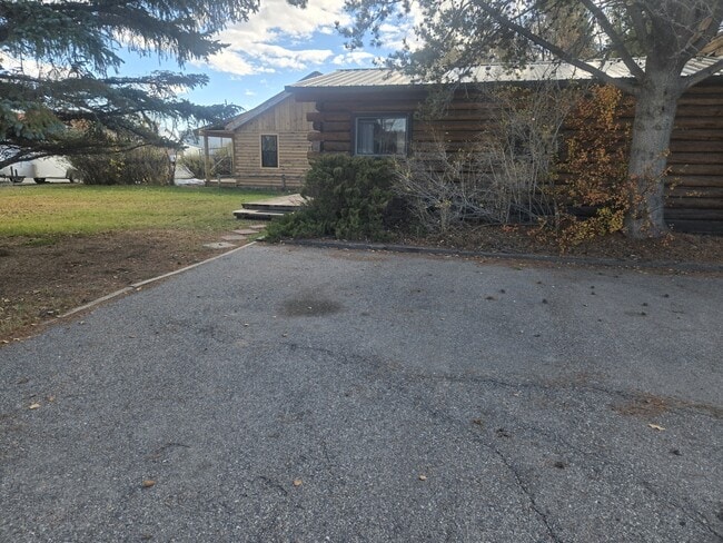 Building Photo - 206 S Sublette Ave