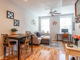 Building Photo - 218 Market St