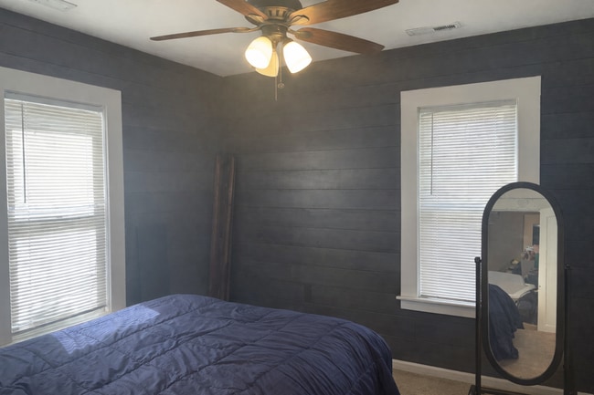 Building Photo - 15 S Grove St