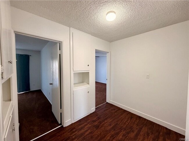 Building Photo - 13416 Glenoaks Blvd