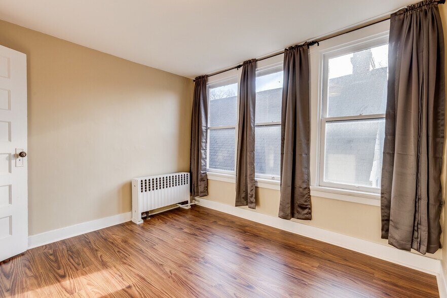 Building Photo - 1166 South Ave