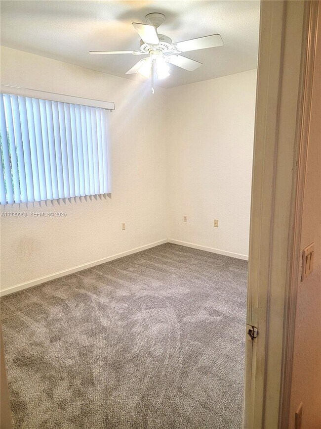 Building Photo - 2513 Stockbridge Square SW