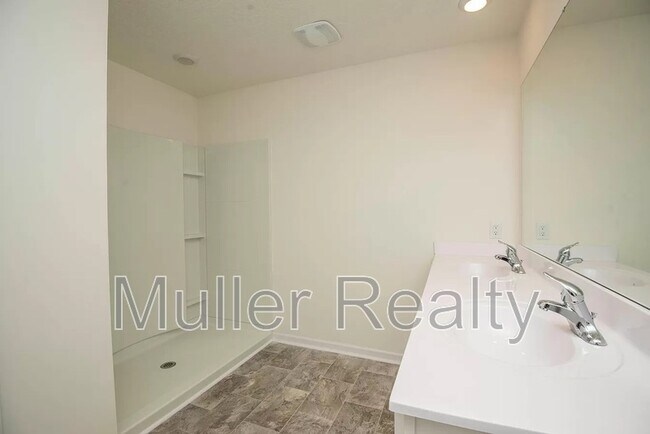 Building Photo - 7452Z Game Bird St